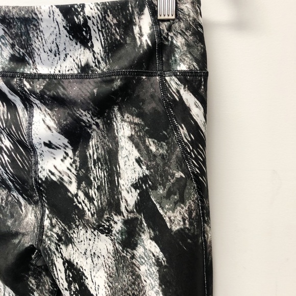 Under Armour Leggings, SZ M - Picture 2 of 5